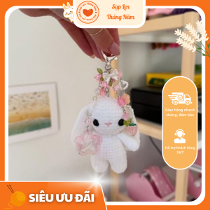 Móc khóa thỏ len trắng handmade kèm charm dễ thương | Sạp Len Tháng Năm | Thú len móc tay | Móc khóa thú bông mini kawai